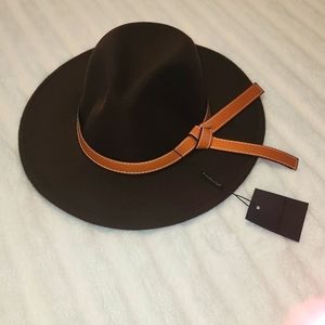 NWT Do Everything in Love, Hat